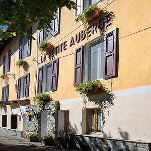La Petite Auberge Hotel